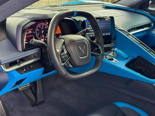 Rapid Blue 2022 Chevrolet Corvette Stingray w/3LT