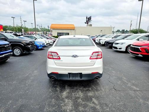 2018 Ford Taurus SEL