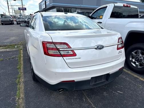 2018 Ford Taurus SEL