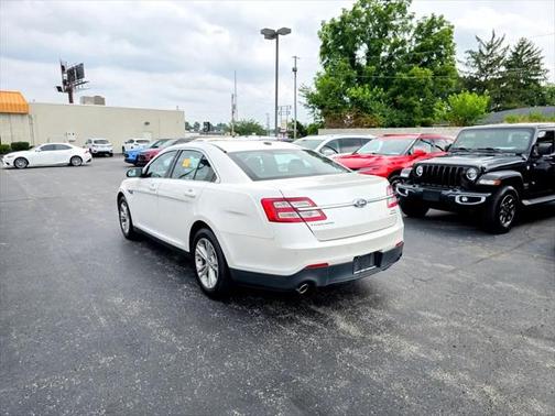 2018 Ford Taurus SEL