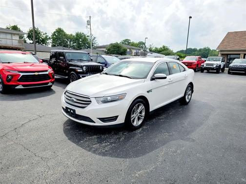 2018 Ford Taurus SEL
