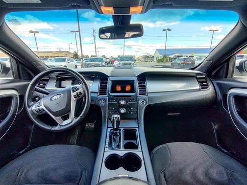 2018 Ford Taurus SEL