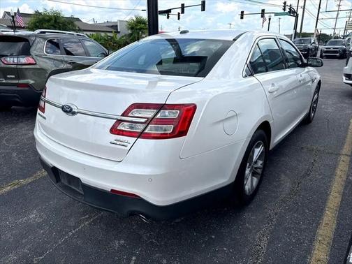 2018 Ford Taurus SEL