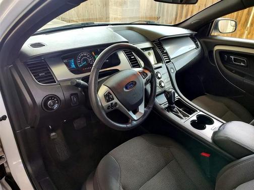 2018 Ford Taurus SEL