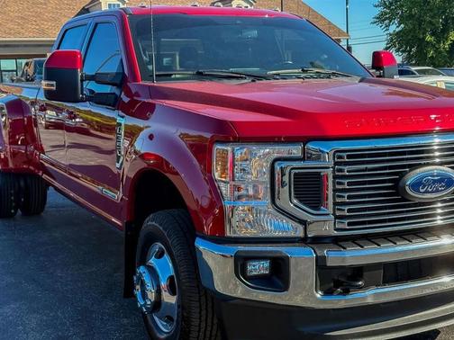 Rapid Red Metallic Tinted Clearcoat 2022 Ford F-350 Lariat