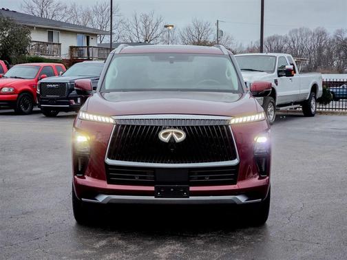 2025 INFINITI QX80 Luxe