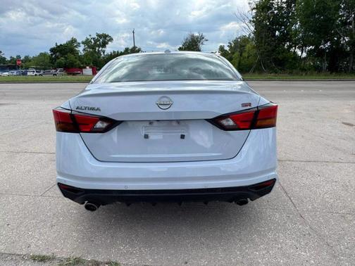 2023 Nissan Altima 2.5 SR Sedan 4D