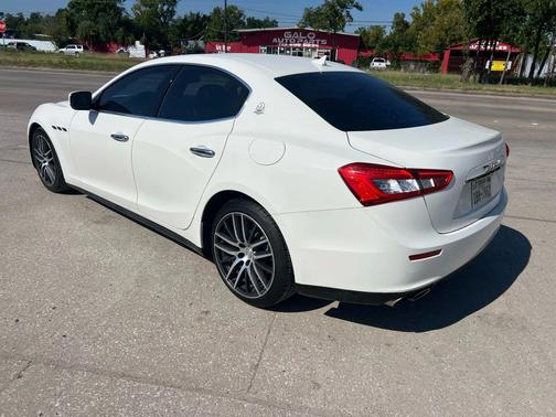 2016 Maserati Ghibli Base