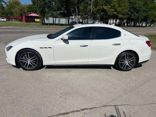 2016 Maserati Ghibli Base