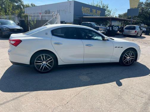 2016 Maserati Ghibli Base