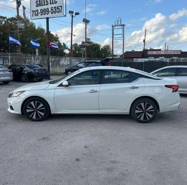 2022 Nissan Altima 2.5 SV