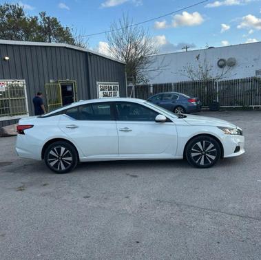 2022 Nissan Altima 2.5 SV