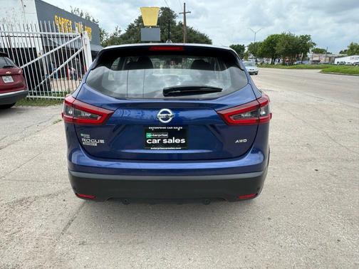 2022 Nissan Rogue Sport S