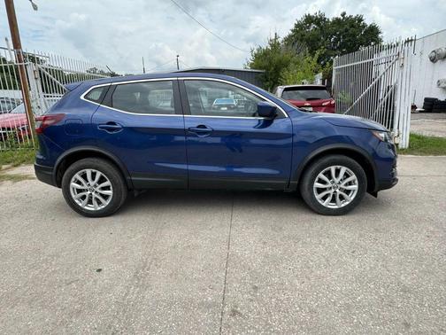 2022 Nissan Rogue Sport S