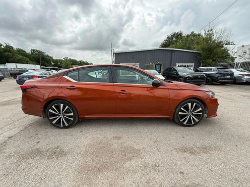 2022 Nissan Altima 2.5 SR Sedan 4D