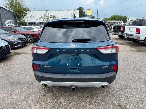 2020 Ford Escape Titanium