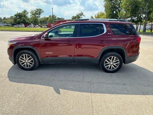 2017 GMC Acadia SLE-2