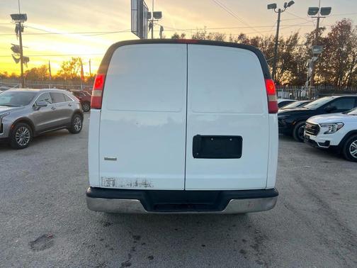 2011 Chevrolet Express 2500 Work Van