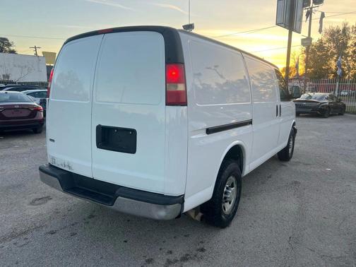 2011 Chevrolet Express 2500 Work Van