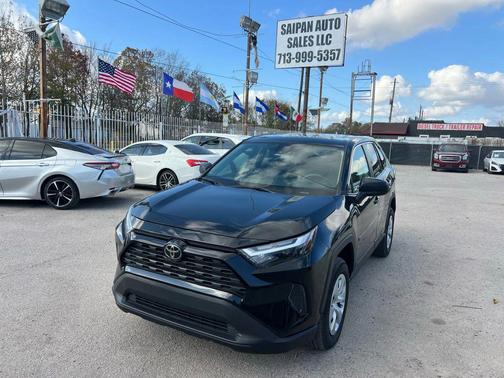 2023 Toyota RAV4 LE