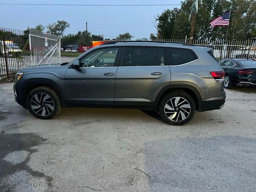 2024 Volkswagen Atlas 2.0T SE w/Technology 4MOTION