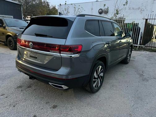 2024 Volkswagen Atlas 2.0T SE w/Technology 4MOTION