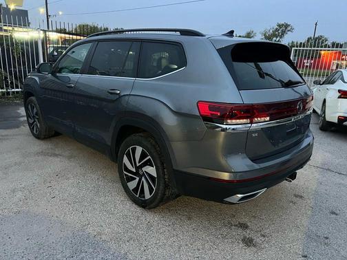 2024 Volkswagen Atlas 2.0T SE w/Technology 4MOTION