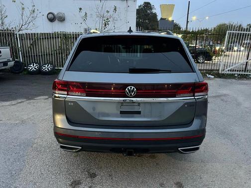 2024 Volkswagen Atlas 2.0T SE w/Technology 4MOTION