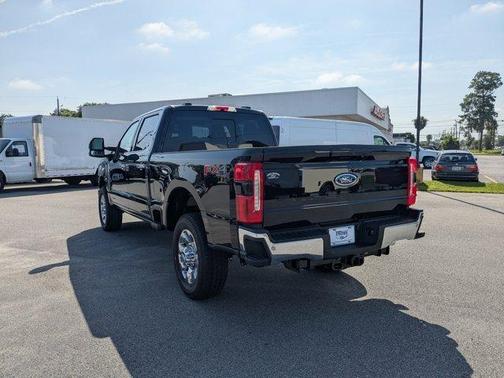 2025 Ford F-350 Lariat Super Duty