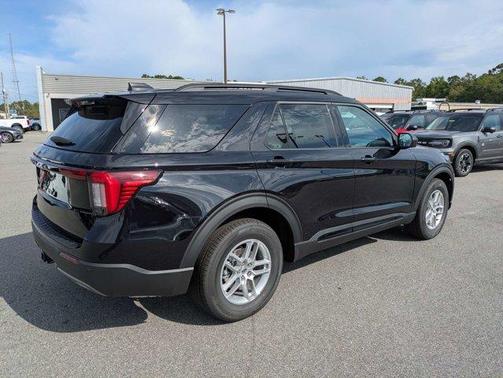Agate Black Metallic 2026 Ford Explorer Active