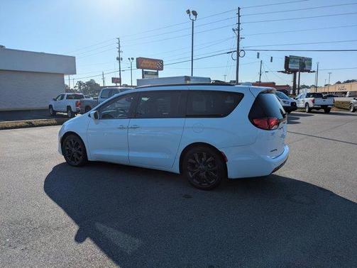 2018 Chrysler Pacifica Touring-L