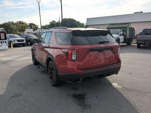 2024 Ford Explorer ST-Line