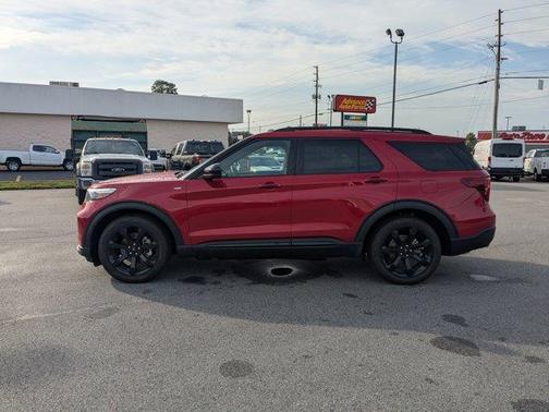2024 Ford Explorer ST-Line