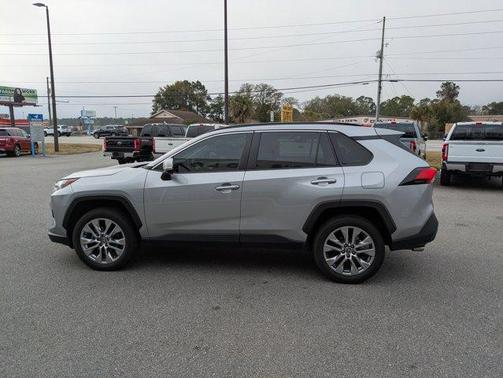 2023 Toyota RAV4 XLE Premium