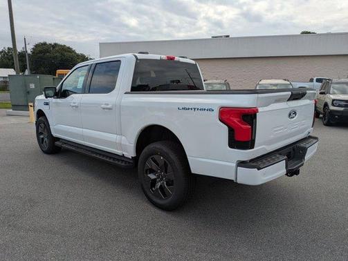 2025 Ford F-150 Lightning Flash