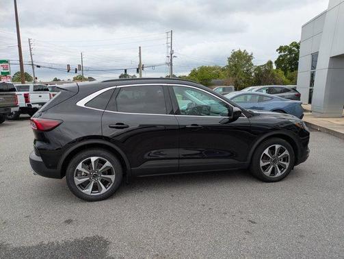 Agate Black Metallic 2024 Ford Escape Platinum
