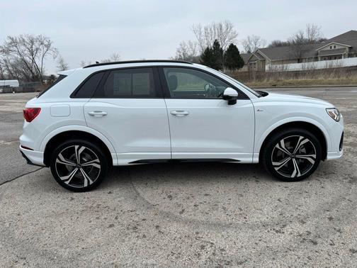 2023 Audi Q3 45 S line Premium