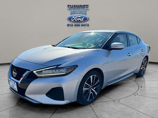 2023 Nissan Maxima SV