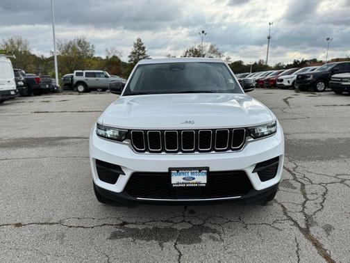 2023 Jeep Grand Cherokee Laredo