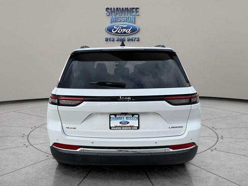 2023 Jeep Grand Cherokee Laredo