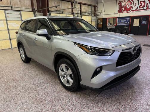 2023 Toyota Highlander LE