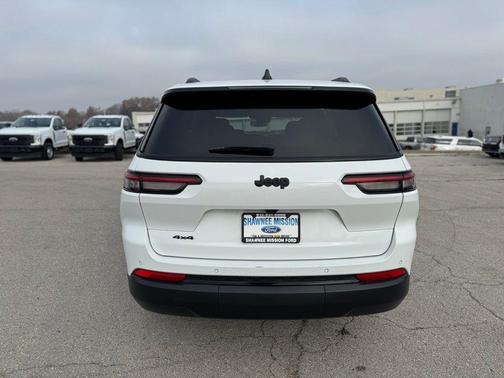 2023 Jeep Grand Cherokee L Laredo