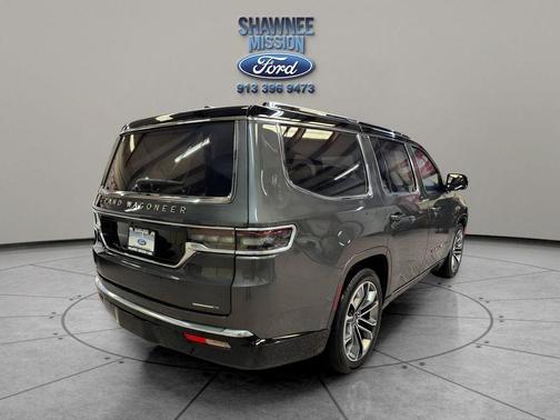 2022 Jeep Grand Wagoneer Series III
