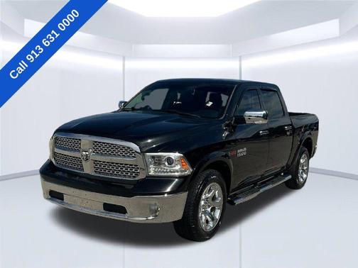Brilliant Black Crystal Pearlcoat 2016 RAM 1500 Laramie