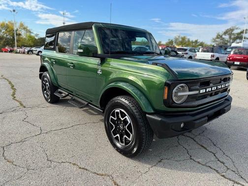2024 Ford Bronco Outer Banks