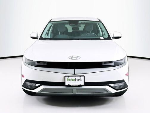 Atlas White 2024 Hyundai IONIQ 5 SE