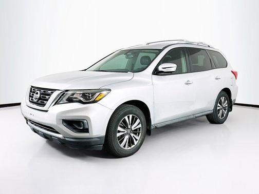 2017 Nissan Pathfinder SL