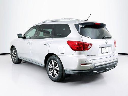 2017 Nissan Pathfinder SL