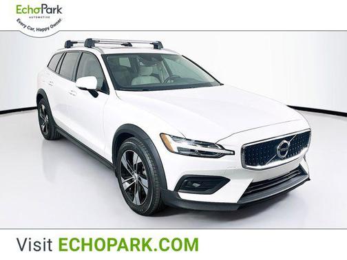 2021 Volvo V60 Cross Country T5