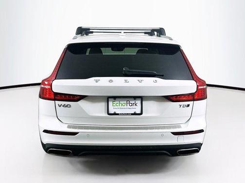 2021 Volvo V60 Cross Country T5